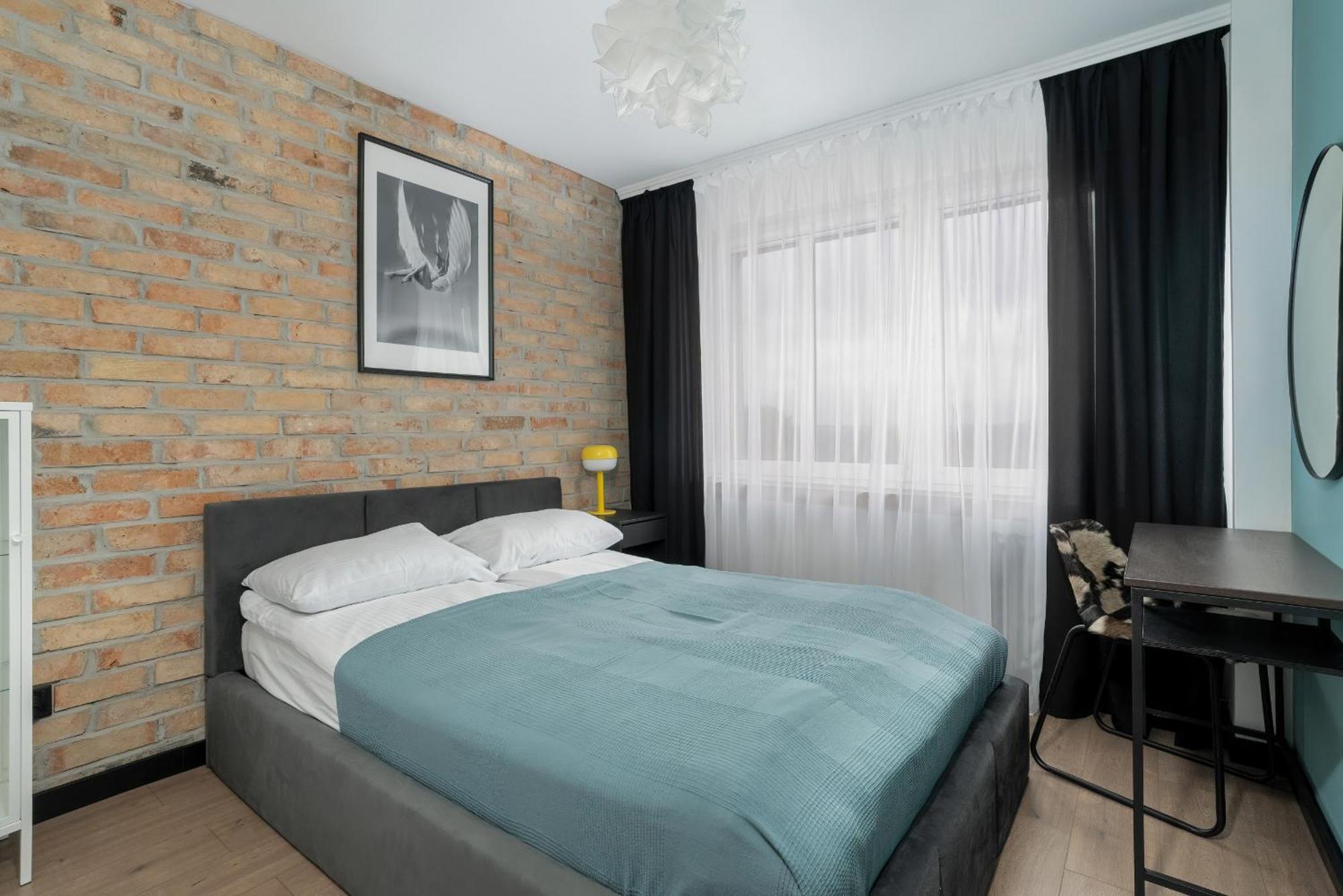 Spacious In A Quiet Area Of By Renters