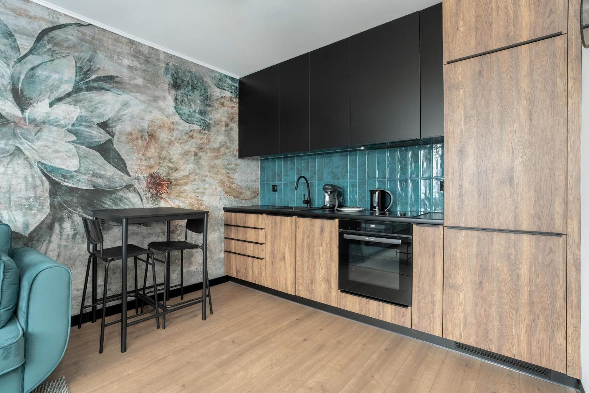 Spacious In A Quiet Area Of By Renters Apartamento